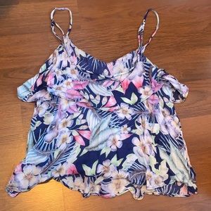 Floral, ruffled tank!
